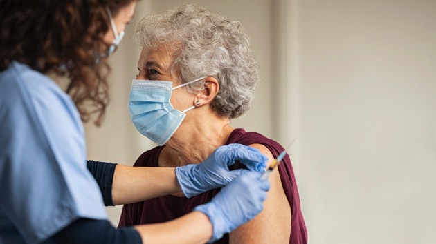 istock_012921_elderlyvaccinecovid