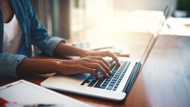 istock_2321_womantypingkeyboard