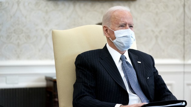 getty_2421_bidensittingoval