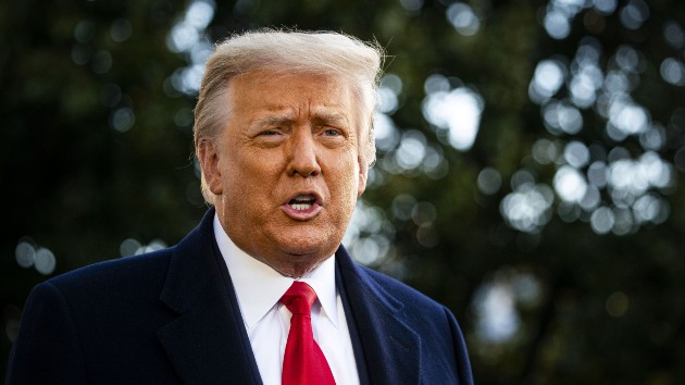 getty_2921_trumpspeakingoutside