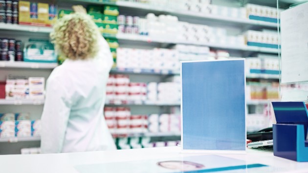 istock_21021_pharmacycounter
