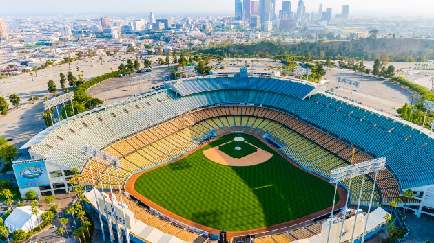 istock_21121_dodgersstadium
