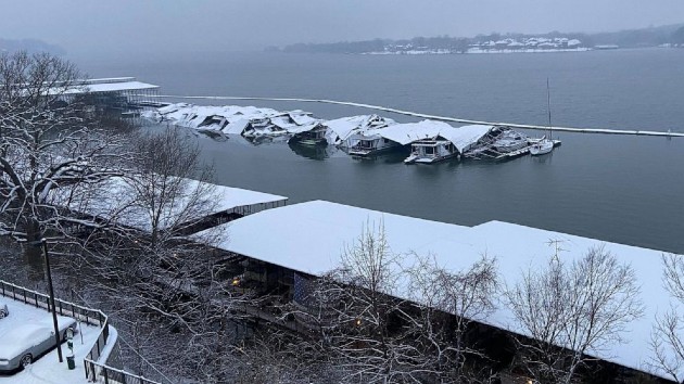 boat-dock-collapse-02-ht-jc-210218_1613669631317_hpmain_16x9_992201
