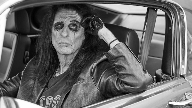 m_alicecooper630_creditjennyrisher_111320-2