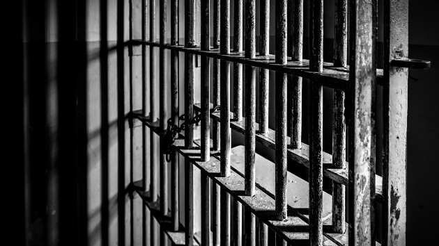 istock_22721_prisoncell