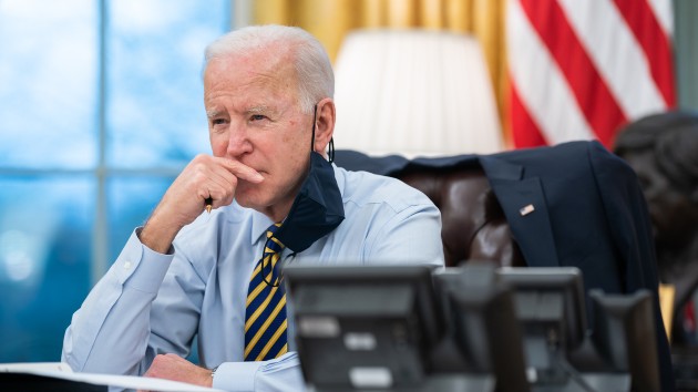 wh_3121_bidenatdesk
