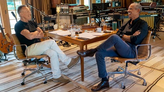 m_brucespringsteenbarackobama630_022221
