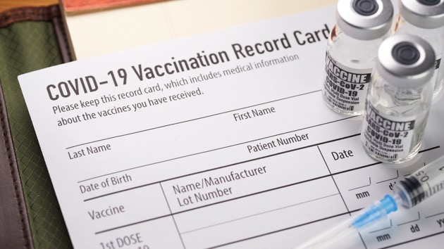 istock_030521_covidvacccard