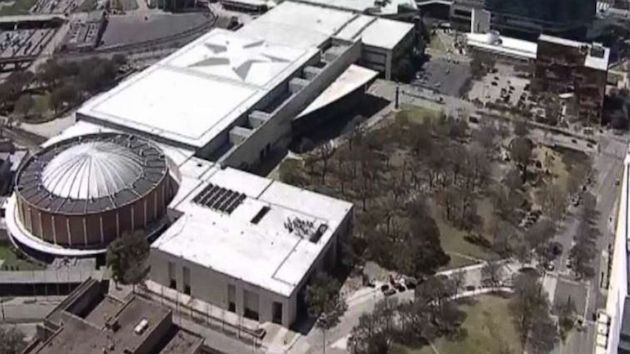 031521_wfaa_conventioncenter