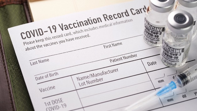 istock_031621_covidvacccard