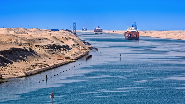 istock_032521_suezcanal