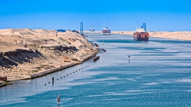 istock_32621_suezcanal