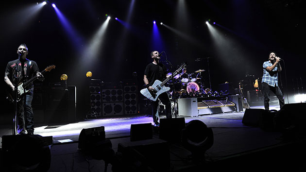 getty_pearljam630_033021