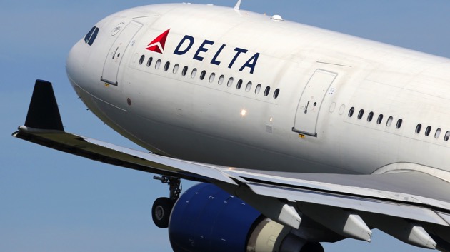 istock_033121_deltaairlines