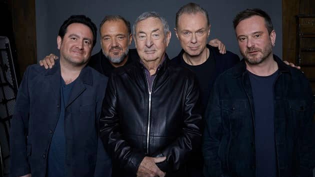 m_nickmasonssaucerfulofsecrets630_creditpaddyballsmartingriffin_040421