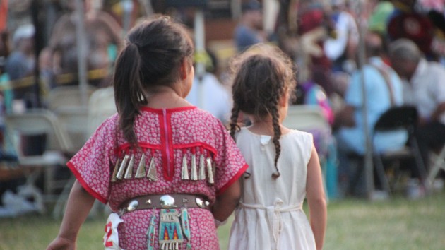 istock_4521_nativeamericangirls