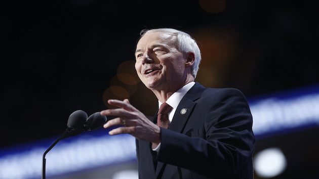040421_getty_asahutchinson