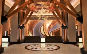 four-winds-south-bend-hotel-front-desk-500x313636257-1