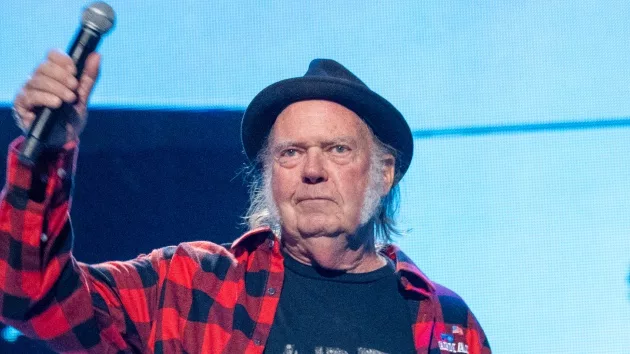 getty_neilyoung_092324923806