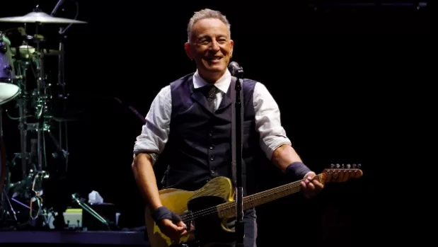 getty_brucespringsteen_092724147506