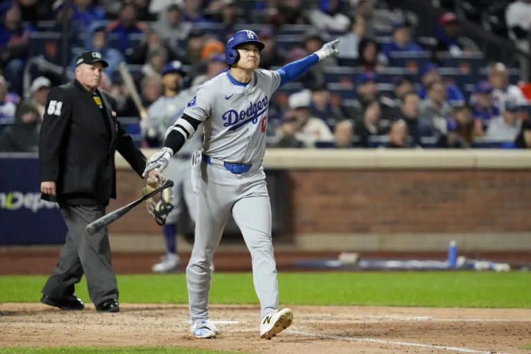 101724-dodgersmets-nlcs-ohtani-768x512825535-1