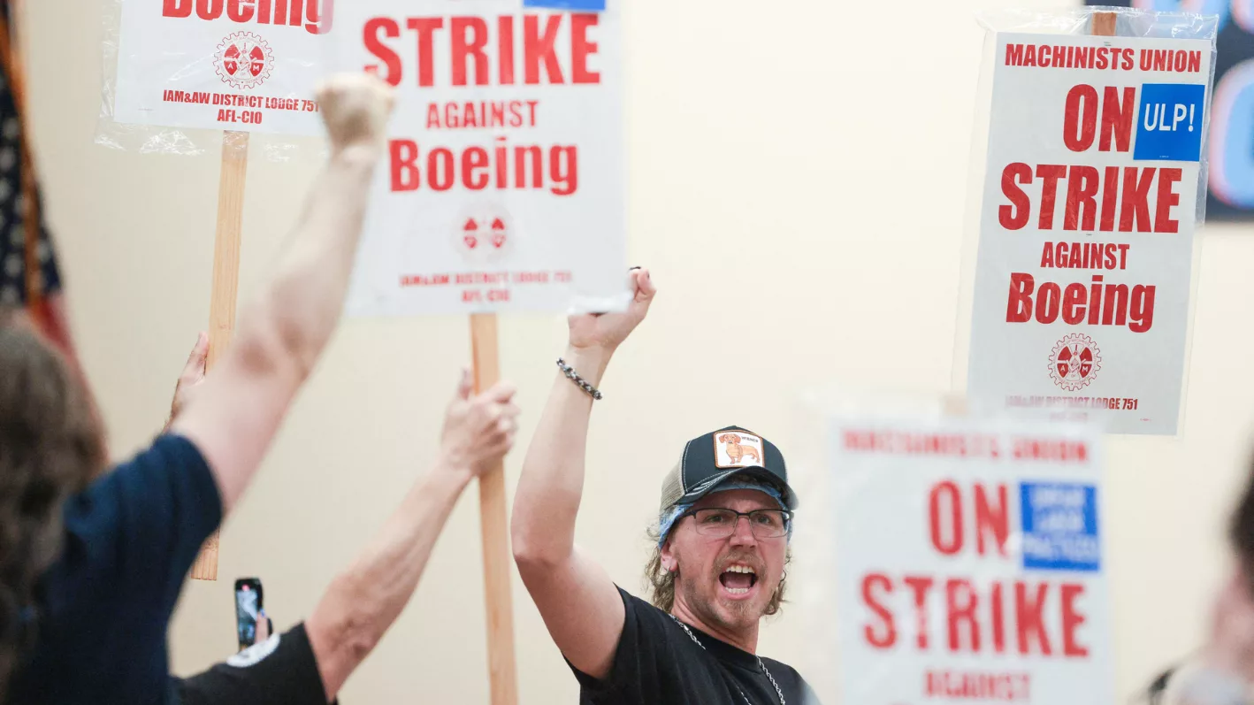 news_boeingstrike_102424344609