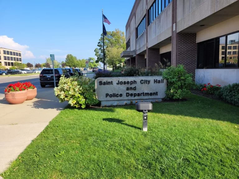 st-joseph-city-hall-768x576577846-1