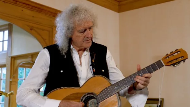 m_queenbrianmay_110824259725