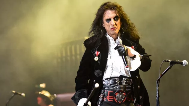 getty_alicecooper_010224253004