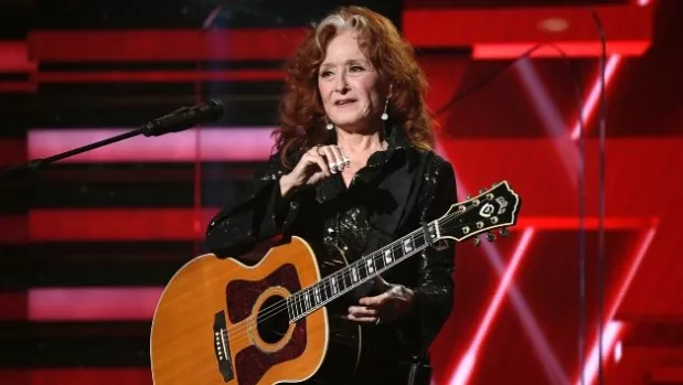 getty_bonnieraitt_020425378229