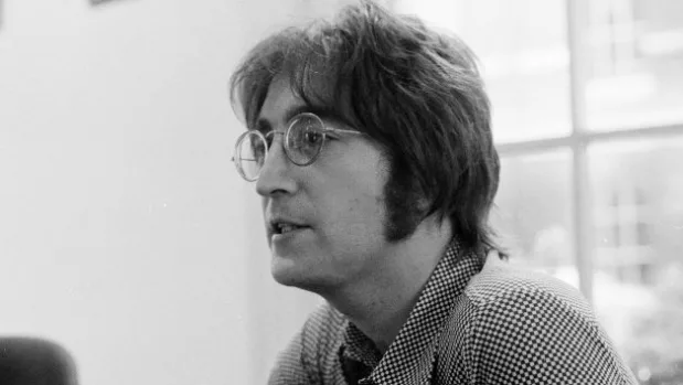 getty_johnlennon_031425688230