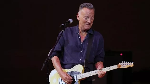 getty_brucespringsteen_042825381998