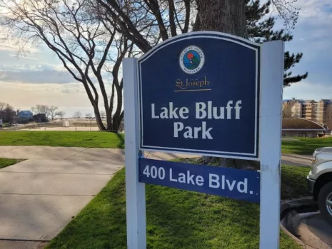 lake-bluff-park-768x576689480-1
