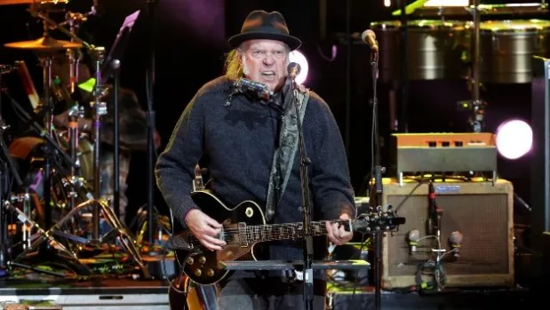 getty_neilyoung_060325104525