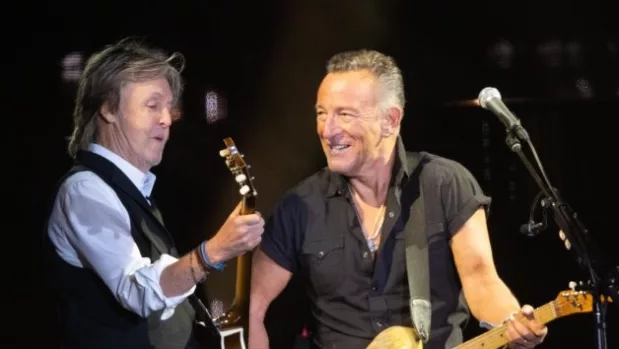 getty_brucespringsteenpaulmccartney_06082527147985