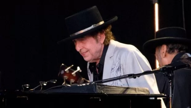 getty_bobdylan_062625928517