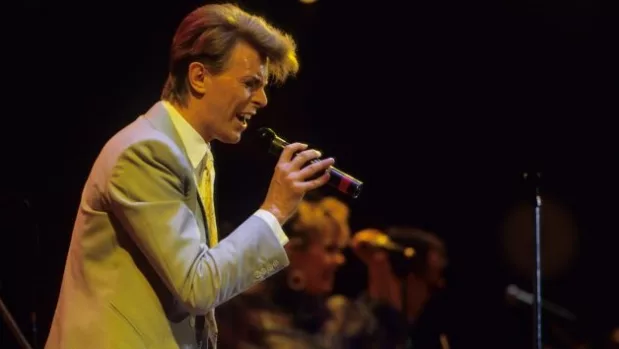 getty_davidbowieliveaid_071425595454