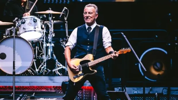 getty_brucespringsteen_072125568278