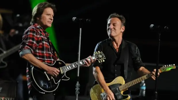getty_johnfogertybrucespringsteen_081225375936