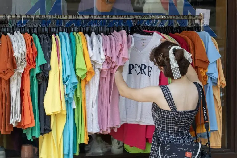 downtown-st-joe-sidewalk-sales-768x512306263-1