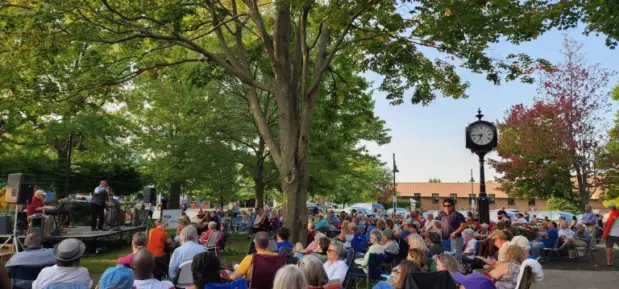 south-haven-jazz-festival-photo-1-768x359883351-1