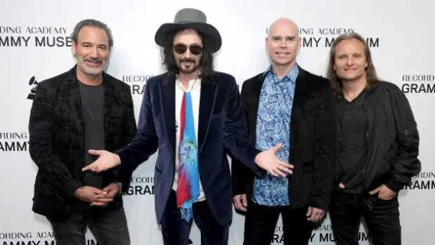 getty_mikecampbelldirtyknobs_091125899081