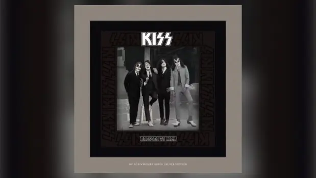 m_kissdressedtokill_102825772722