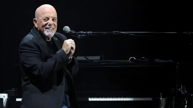 getty_billyjoelwringinghands_011326662065