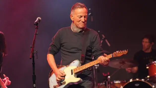 getty_brucespringsteen_020326213417