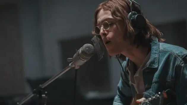 m_dickinsonaslennonbeatlesfilm_021226549251