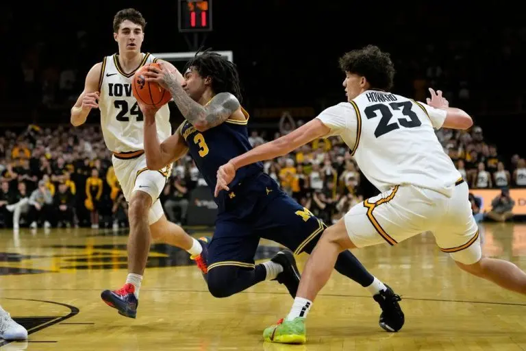 030626-michiganiowa-768x512479194-1