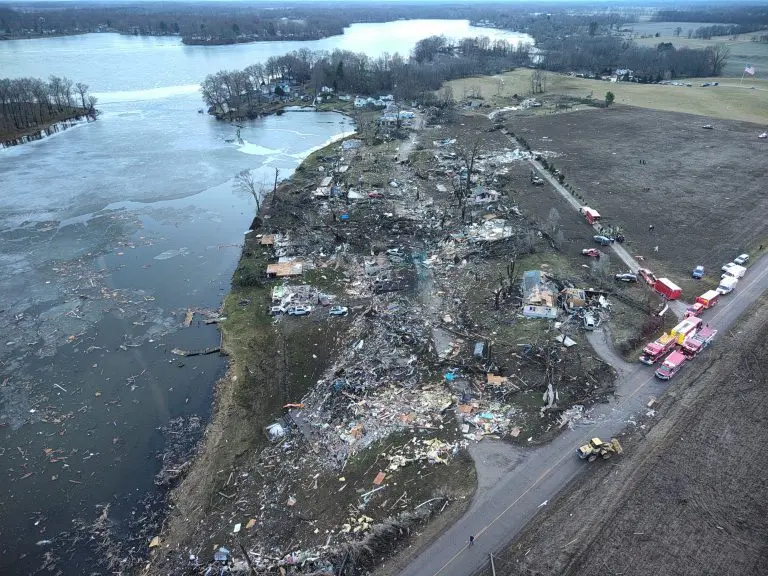 Union Lake tornado damage - MSP