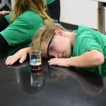 keeping-a-close-eye-on-a-chemical-reaction-768x768898570-1