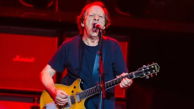 g_stevieyoung_031926774857